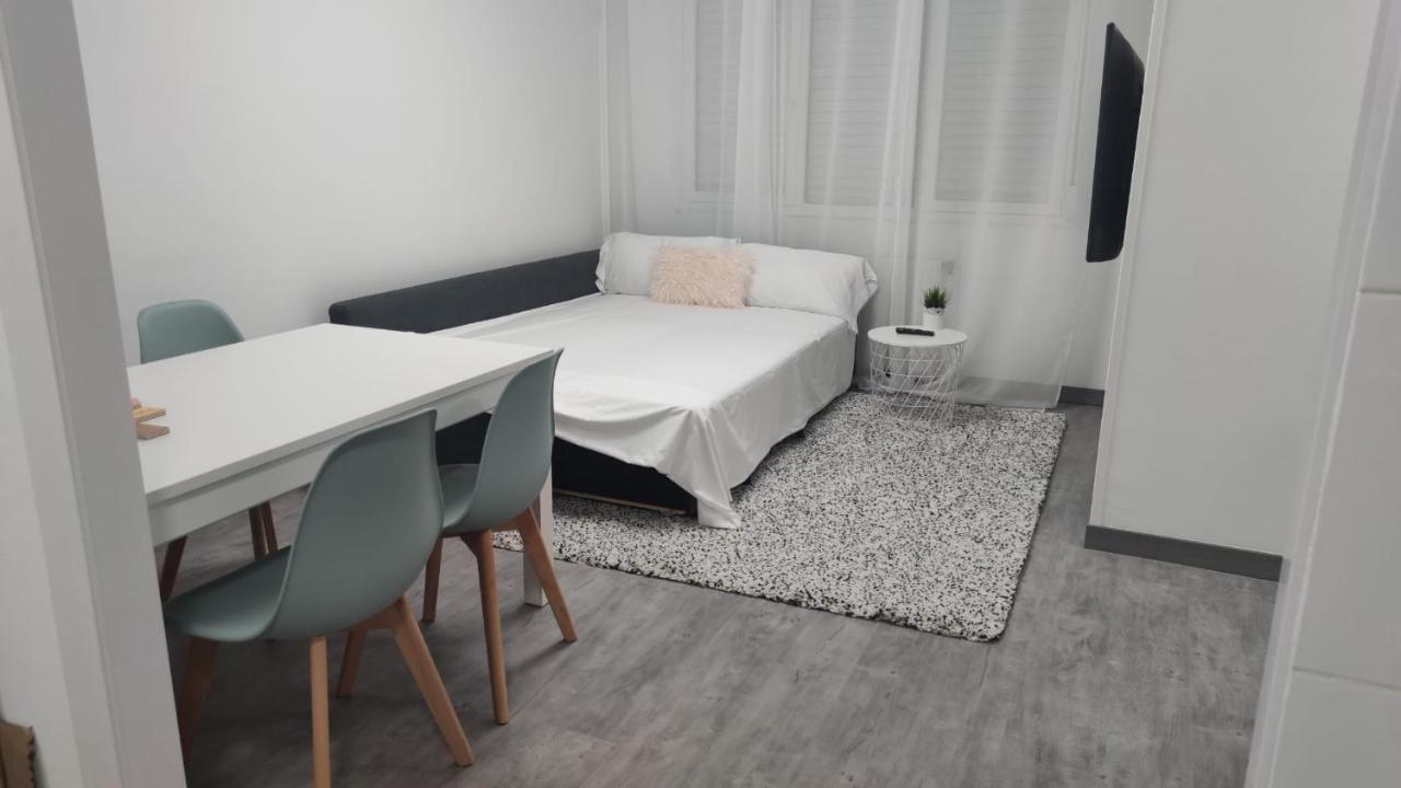 Casa Gascona Con Parking, Wifi Y Netflix Gratis!! By Delabra Apartments Oviedo Bagian luar foto