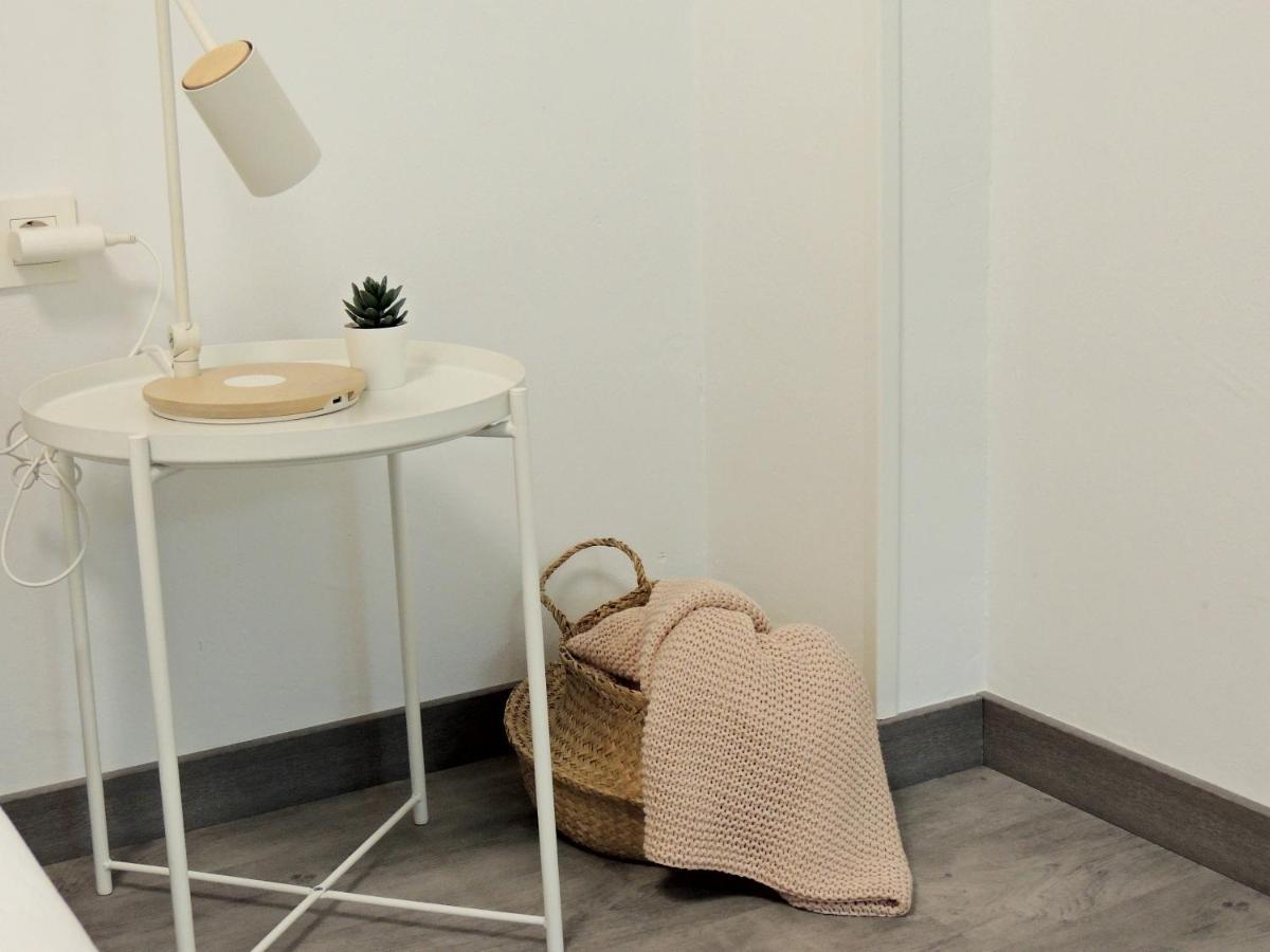 Casa Gascona Con Parking, Wifi Y Netflix Gratis!! By Delabra Apartments Oviedo Bagian luar foto