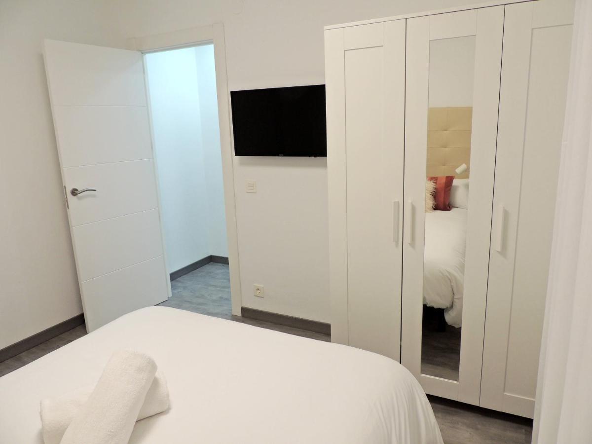 Casa Gascona Con Parking, Wifi Y Netflix Gratis!! By Delabra Apartments Oviedo Bagian luar foto