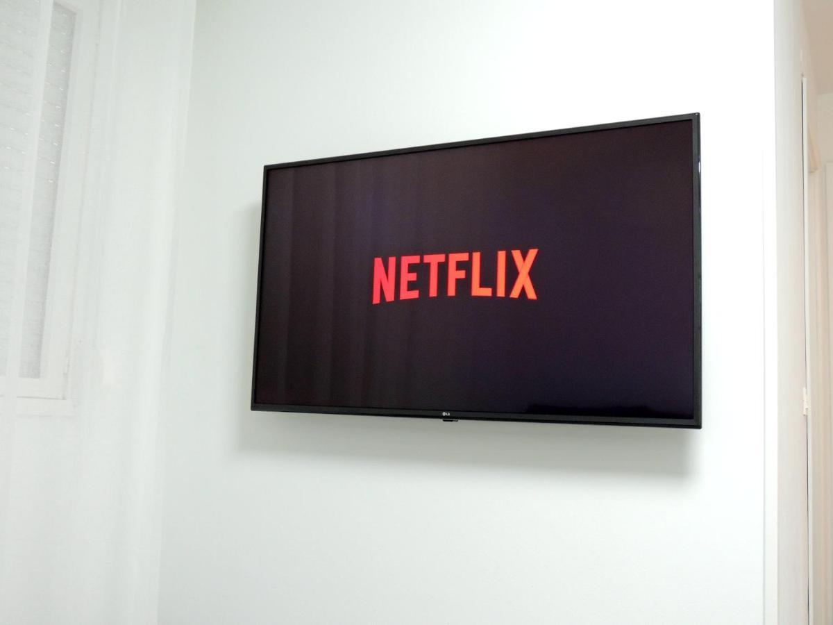 Casa Gascona Con Parking, Wifi Y Netflix Gratis!! By Delabra Apartments Oviedo Bagian luar foto